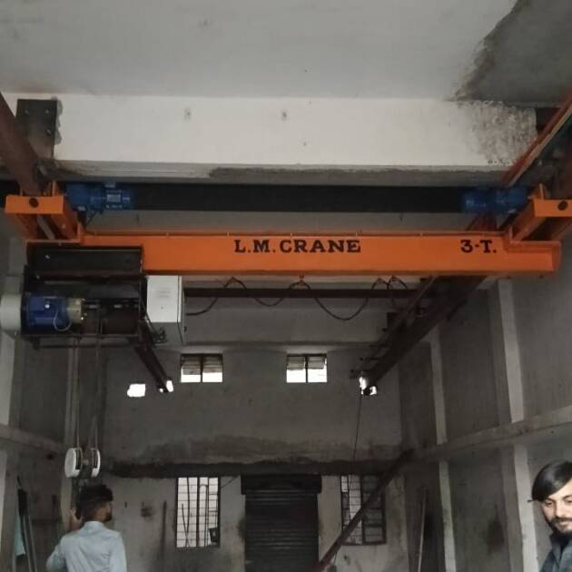 Underslung EOT type crane